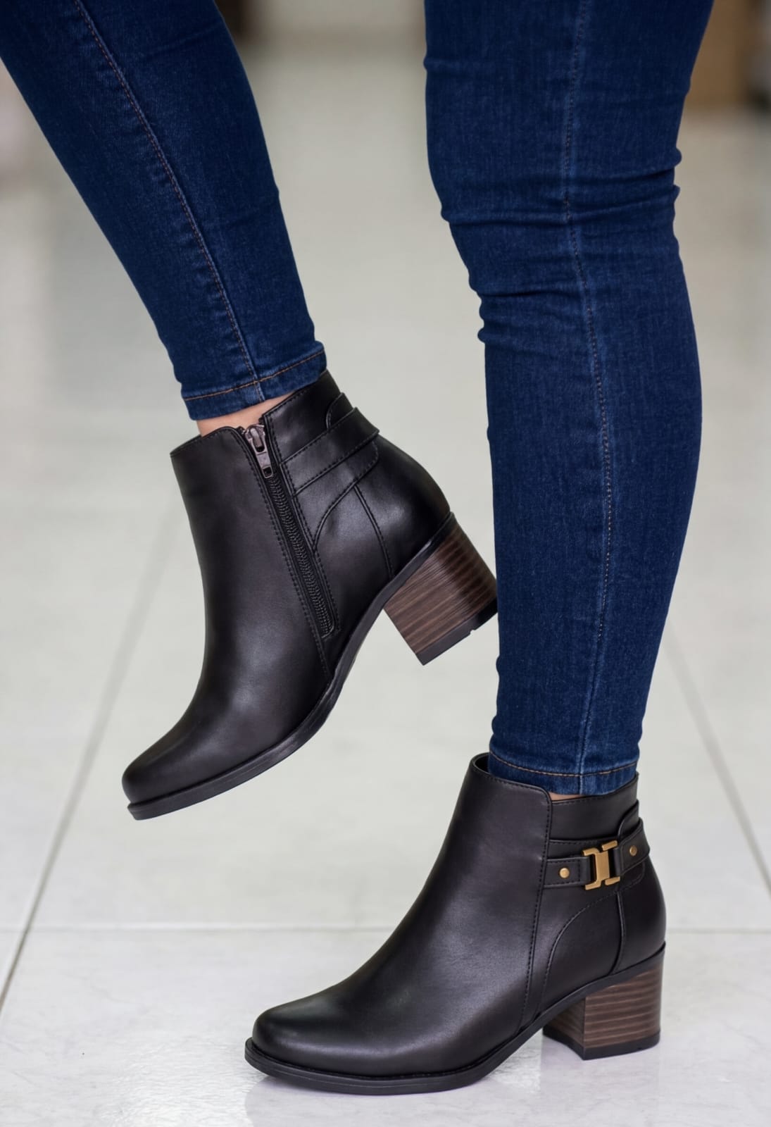 BOTINES FORMALES J 250 - CUERO NEGRO