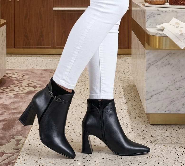 BOTINES EXCLUSIVOS 71/2 P 271 71/2 CUERO NEGRO