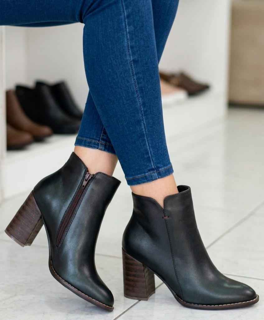 BOTINES FASHION  71/2 PS 244  71/2 CUERO NEGRO